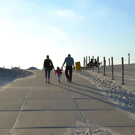 Semesterbostad Unique On The Dunes At Only 700 M From The s-Gravenzande