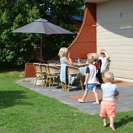 In Netherlands With Ship-like Design Holiday home 's-Gravenzande